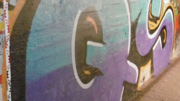 Graffiti-Sprayer auf frischer Tat gestellt