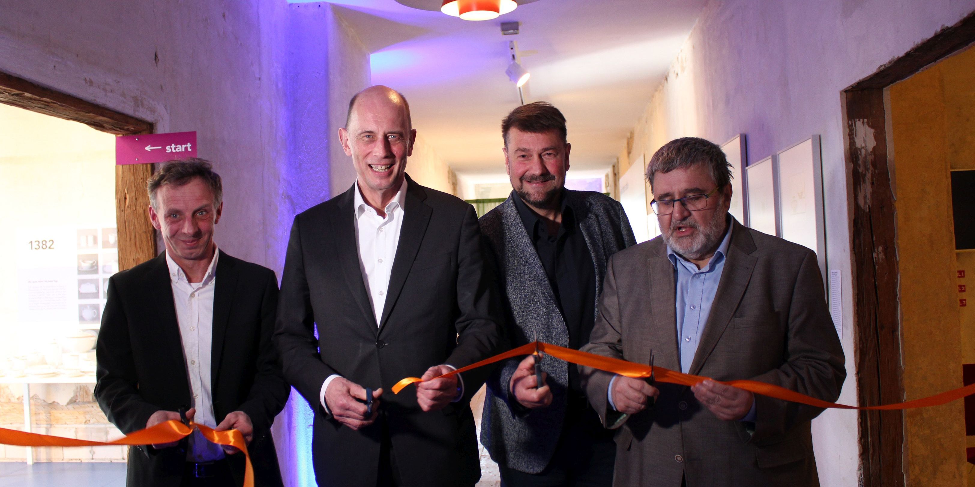 Sonderausstellung: „100 Jahre Bauhaus – Das Porzellan“