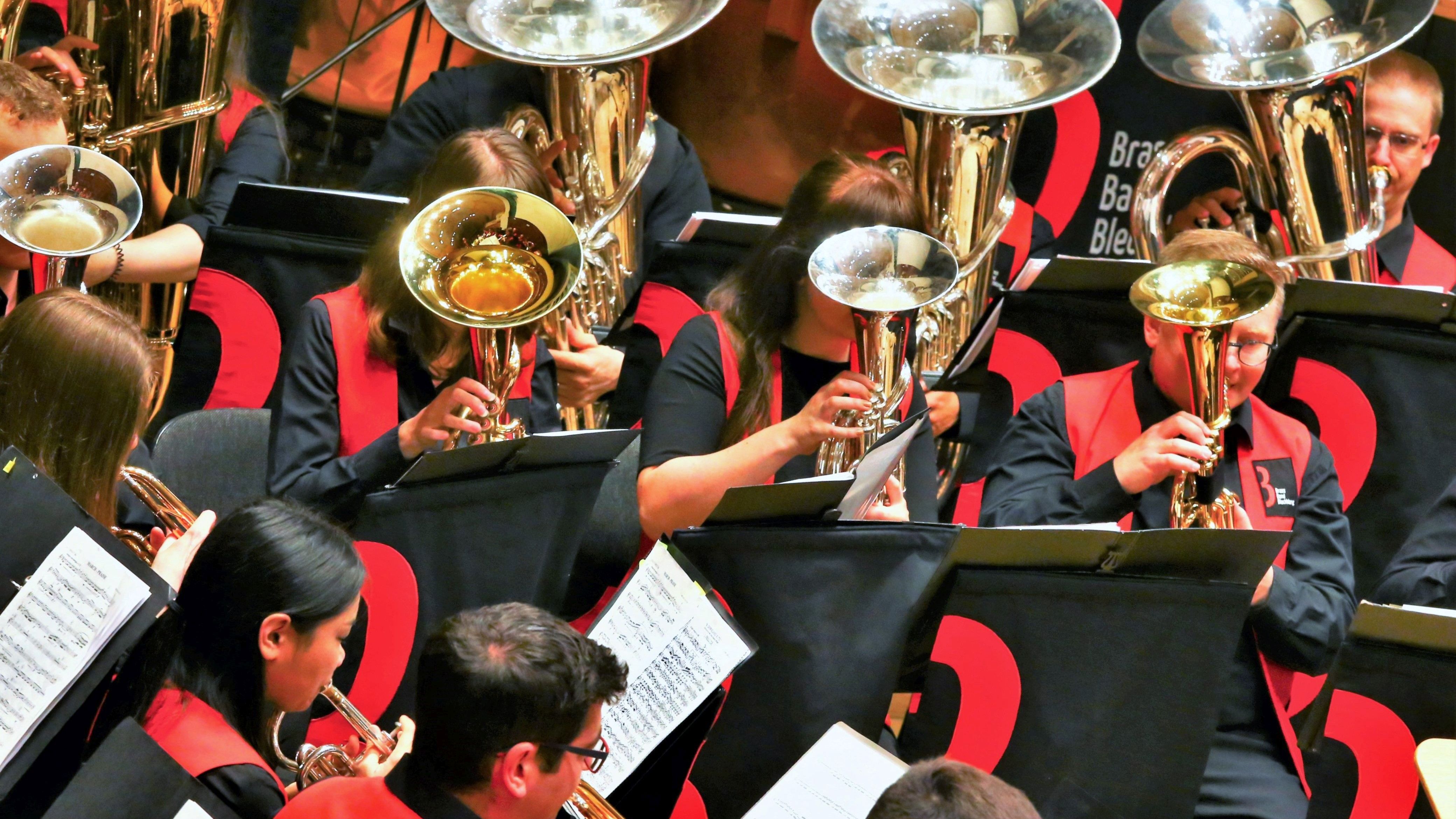 “Russische Nächte” mit der Brass Band BlechKLANG