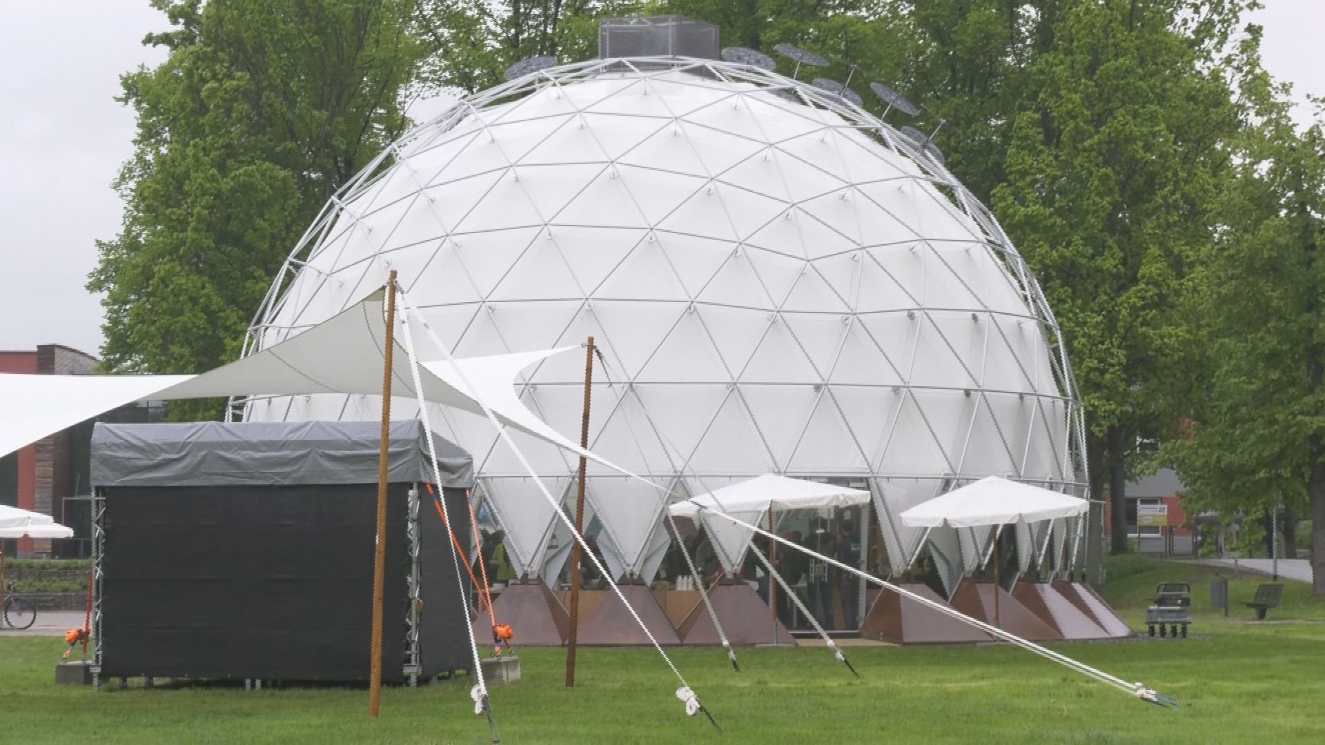 Für Nachdenken: Auf der Rasenmühleninsel wurde der Klima-Pavillon
