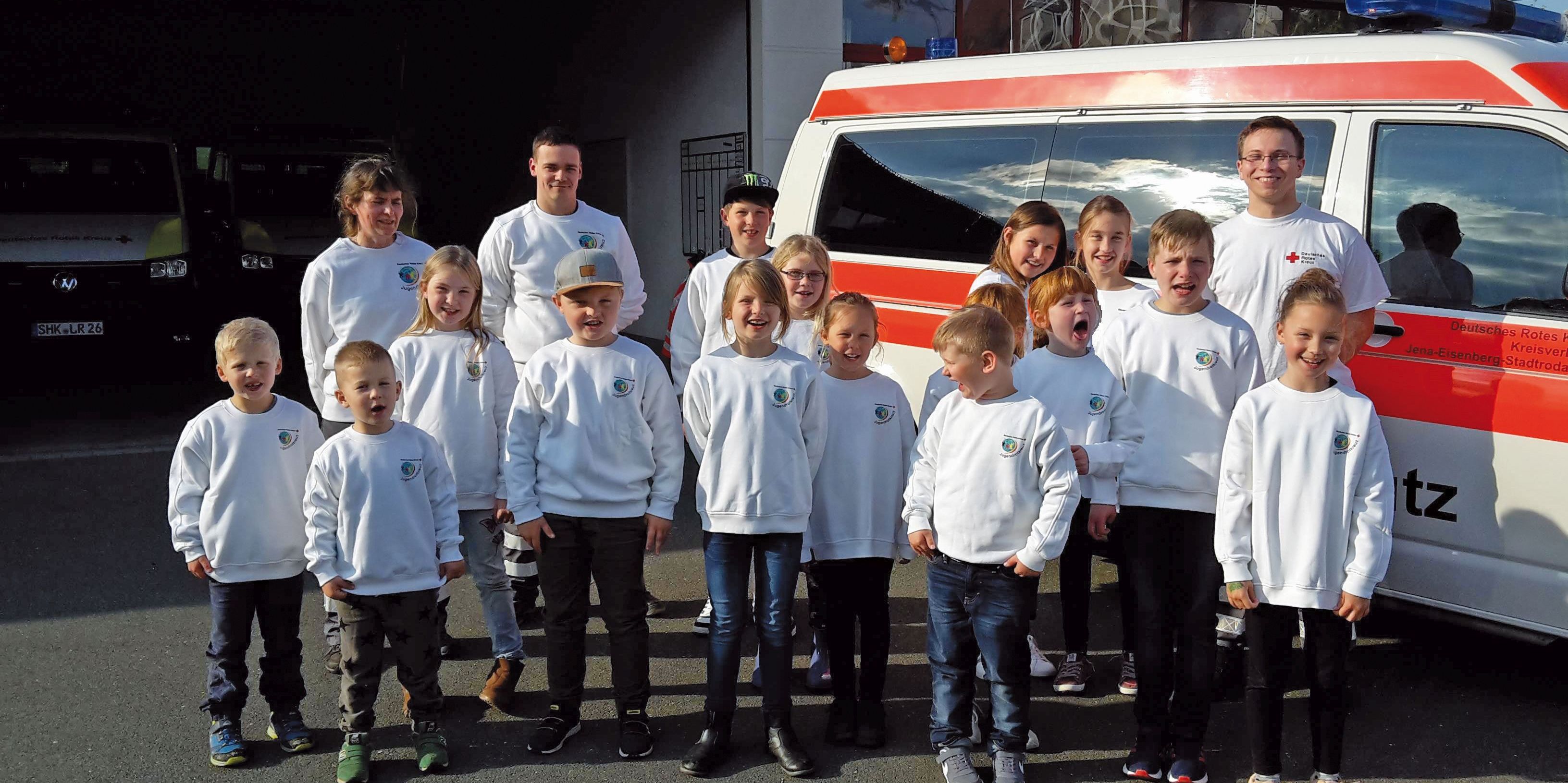 Einheitliche Kleidung für das JRK