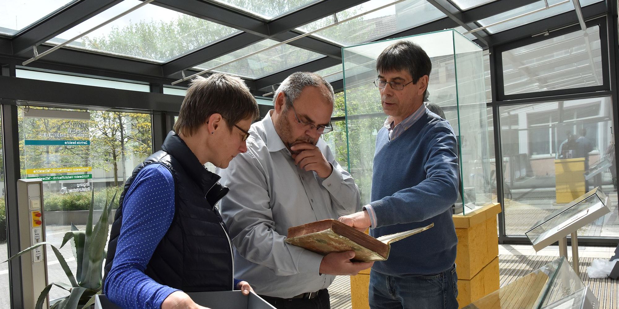 Faksimiles von Bänden aus Abbes-Privatbibliothek 