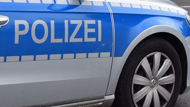 Schmiererei am Brückengeländer