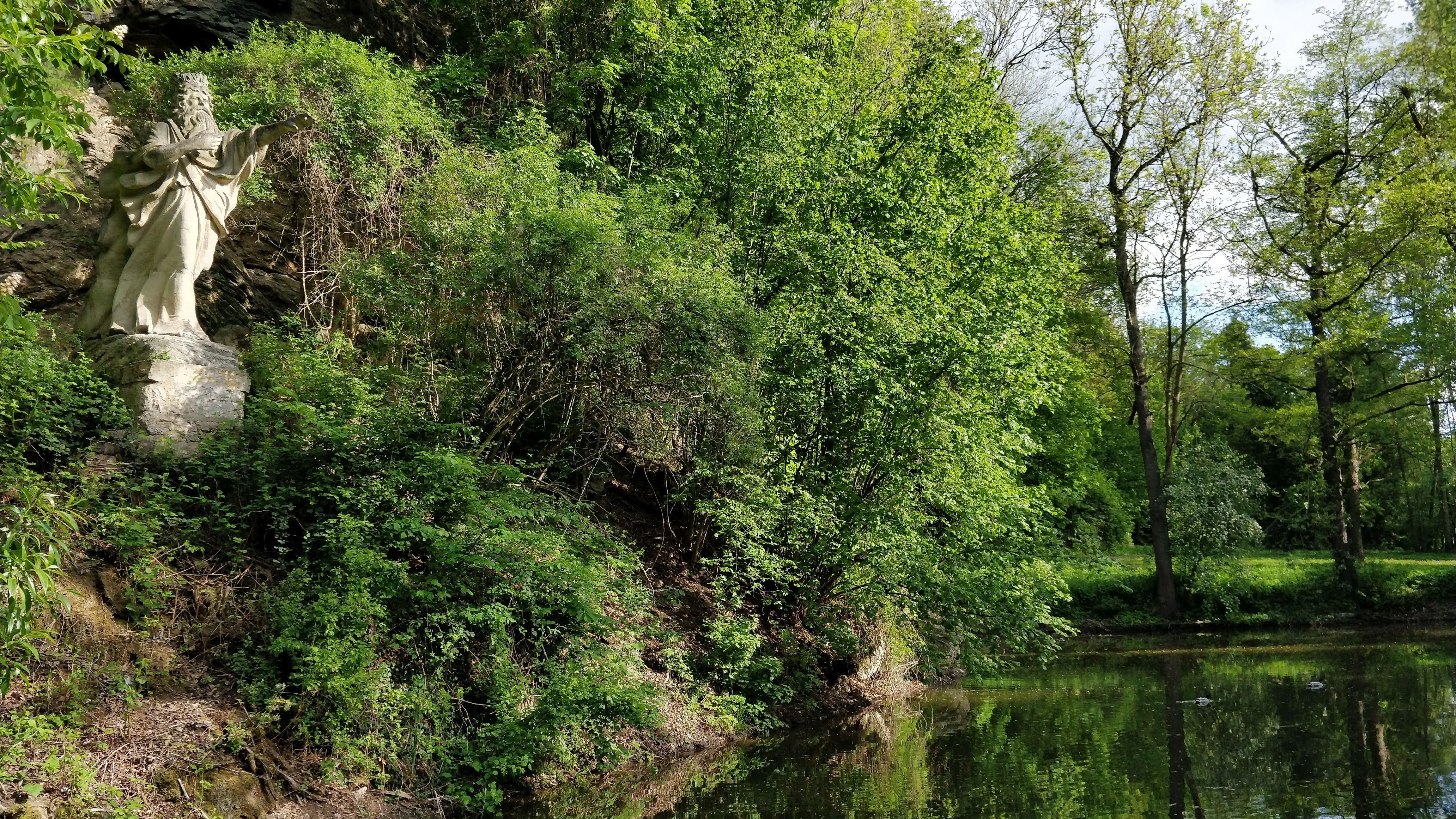 Quellteich am Erlkönig hat wieder klares Wasser