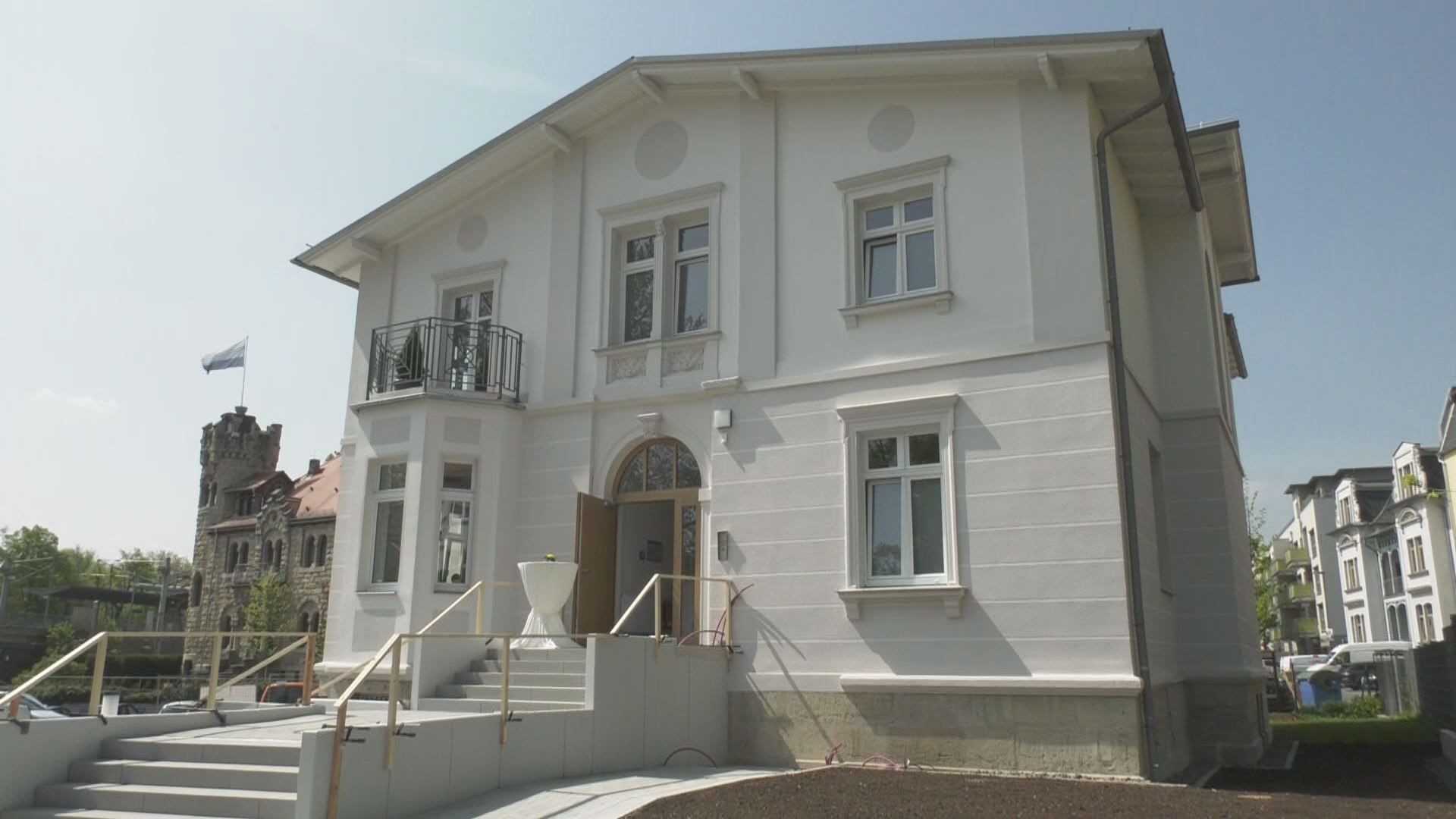 Bestattungshaus eröffnet: Die Paradiesstraße 3 ist der neue Sitz des städtischen Dienstleistungsunternehmens 