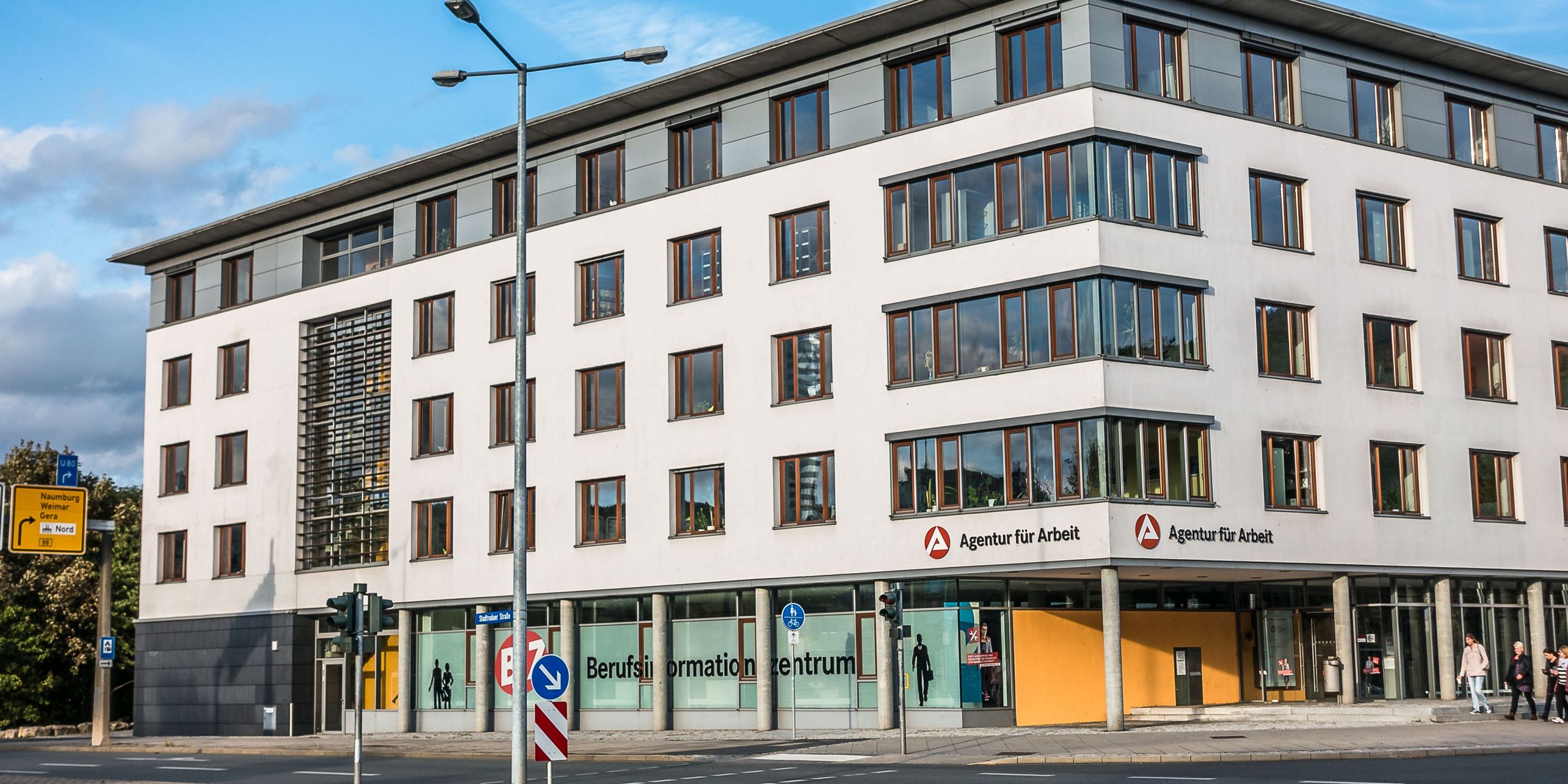 Arbeitsmarkt im Mai: Arbeitslosenzahl auf Tiefstand Arbeitsmarkt im Mai: Arbeitslosenzahl auf Tiefstand