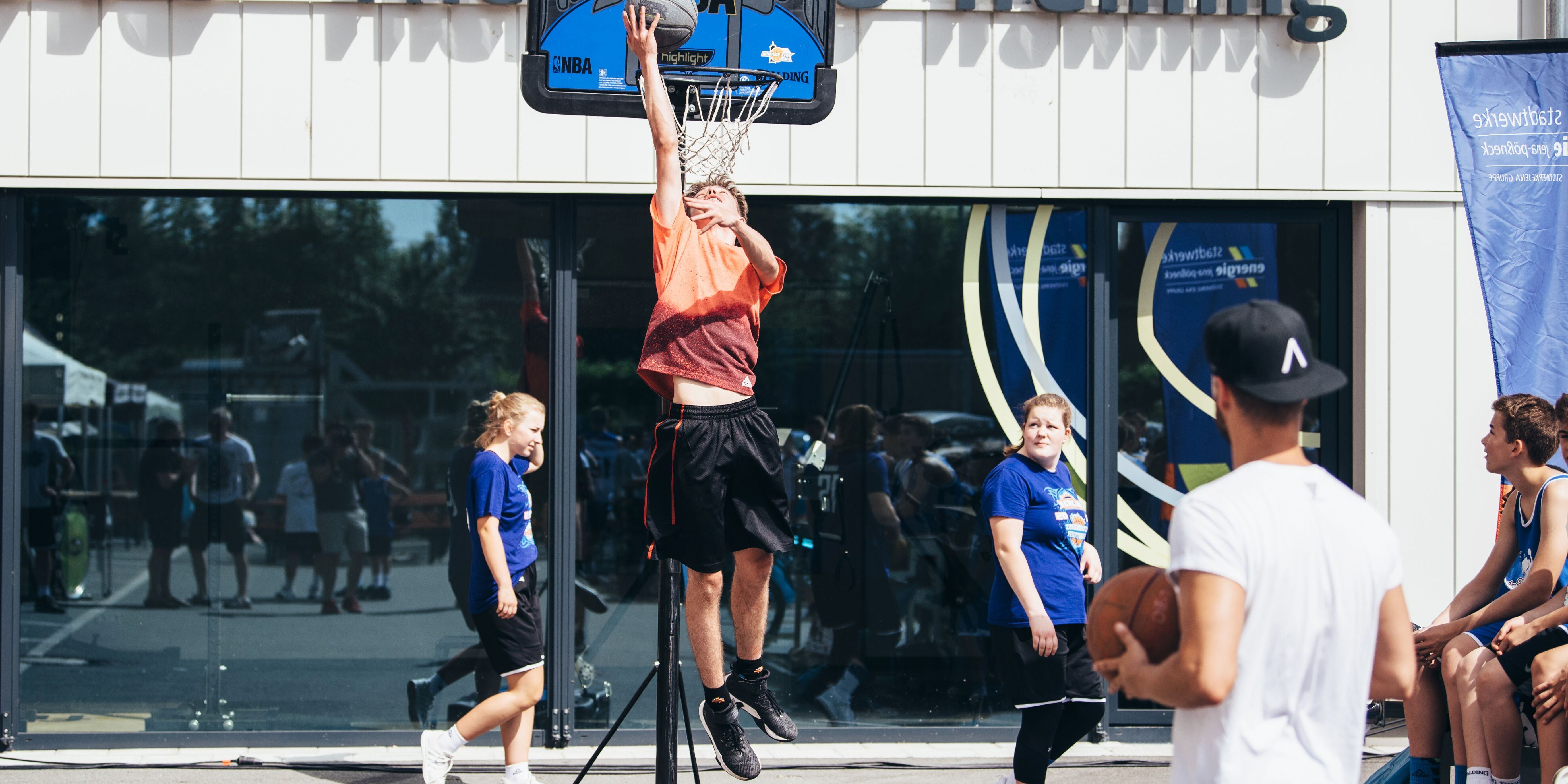 Stadtwerke Cup lockte 37 Teams zum Streetball