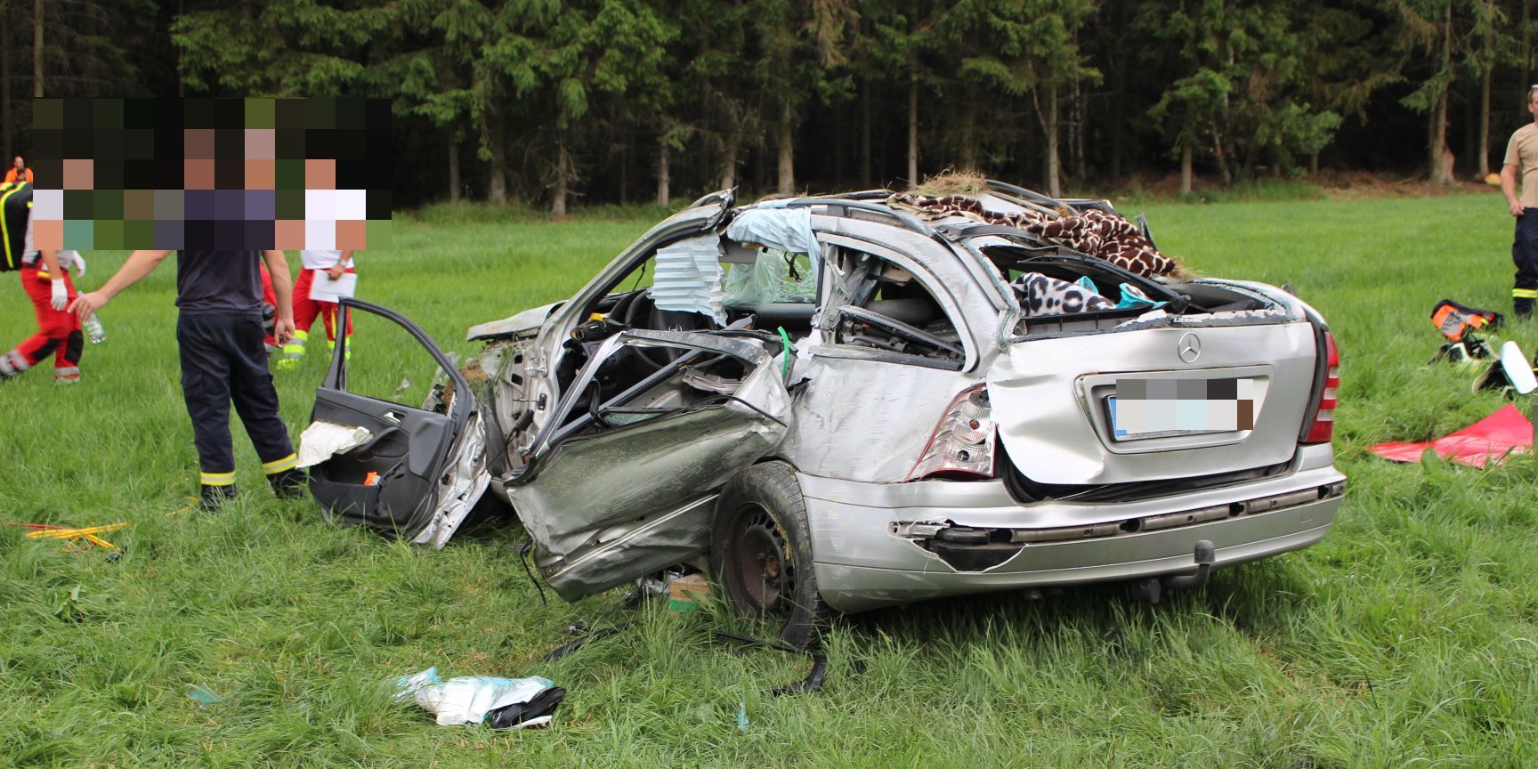 Schutzplanke durchbrochen