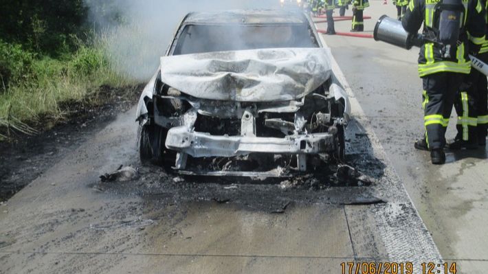 Nach Unfall ausgebrannt
