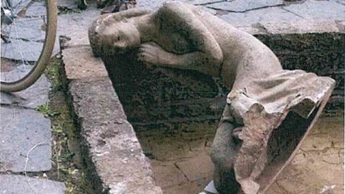 Vandalismus an Froschkönig-Brunnenfigur