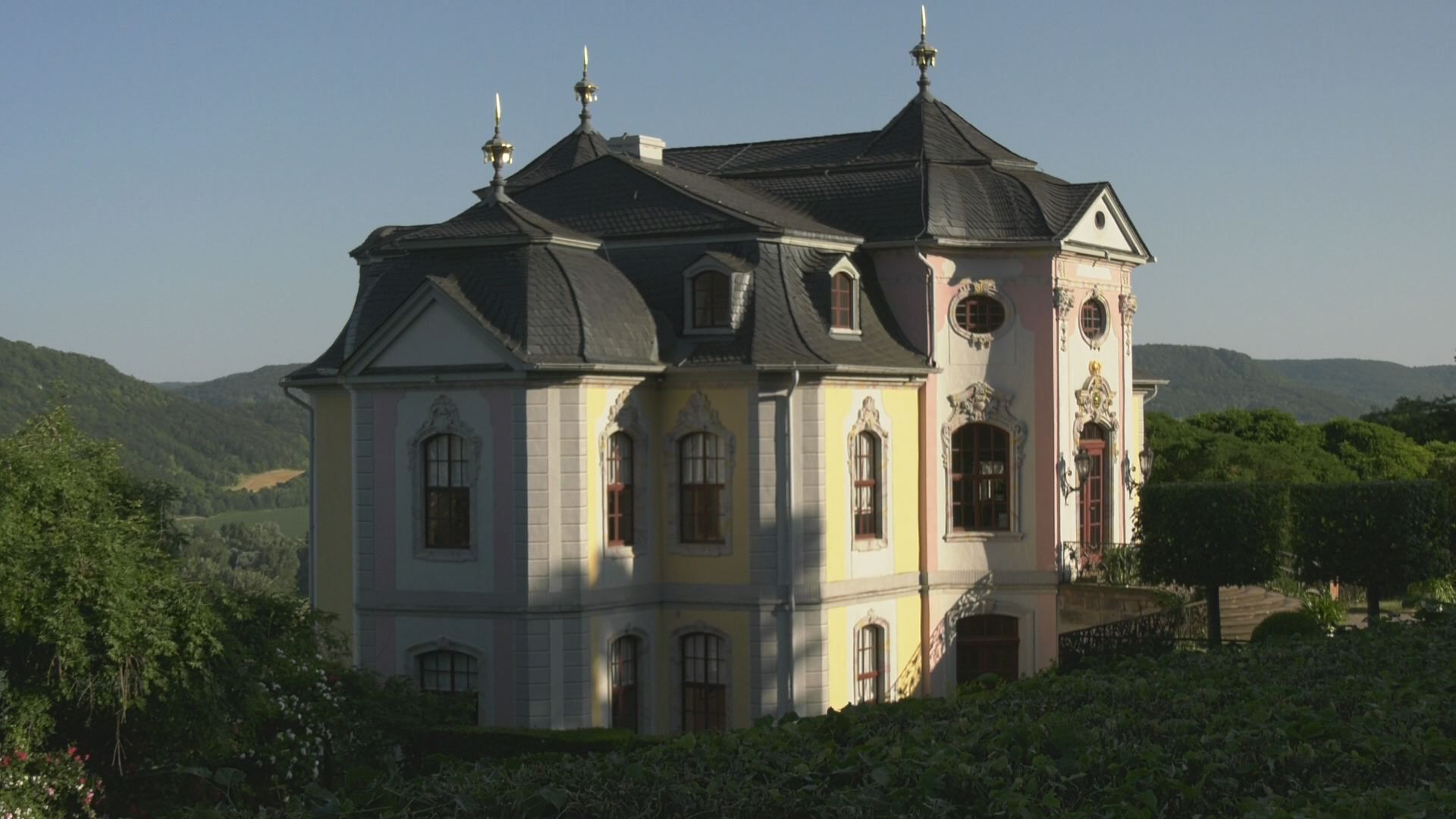 Rosenfest vorbereitet: In Dornburg geht es am Wochenende wieder traditionell zu  