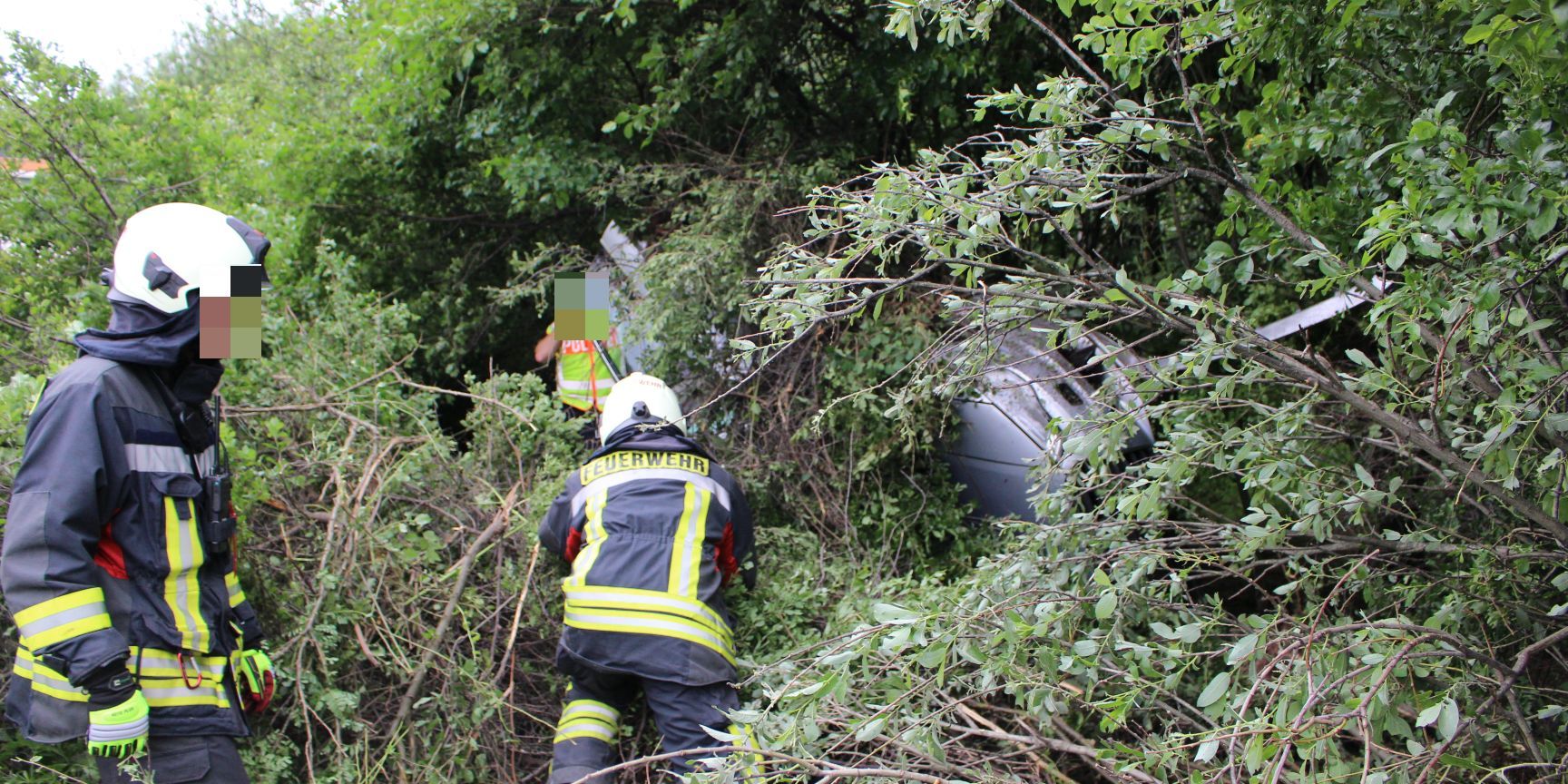 Nach Sekundenschlaf von Fahrbahn abgekommen