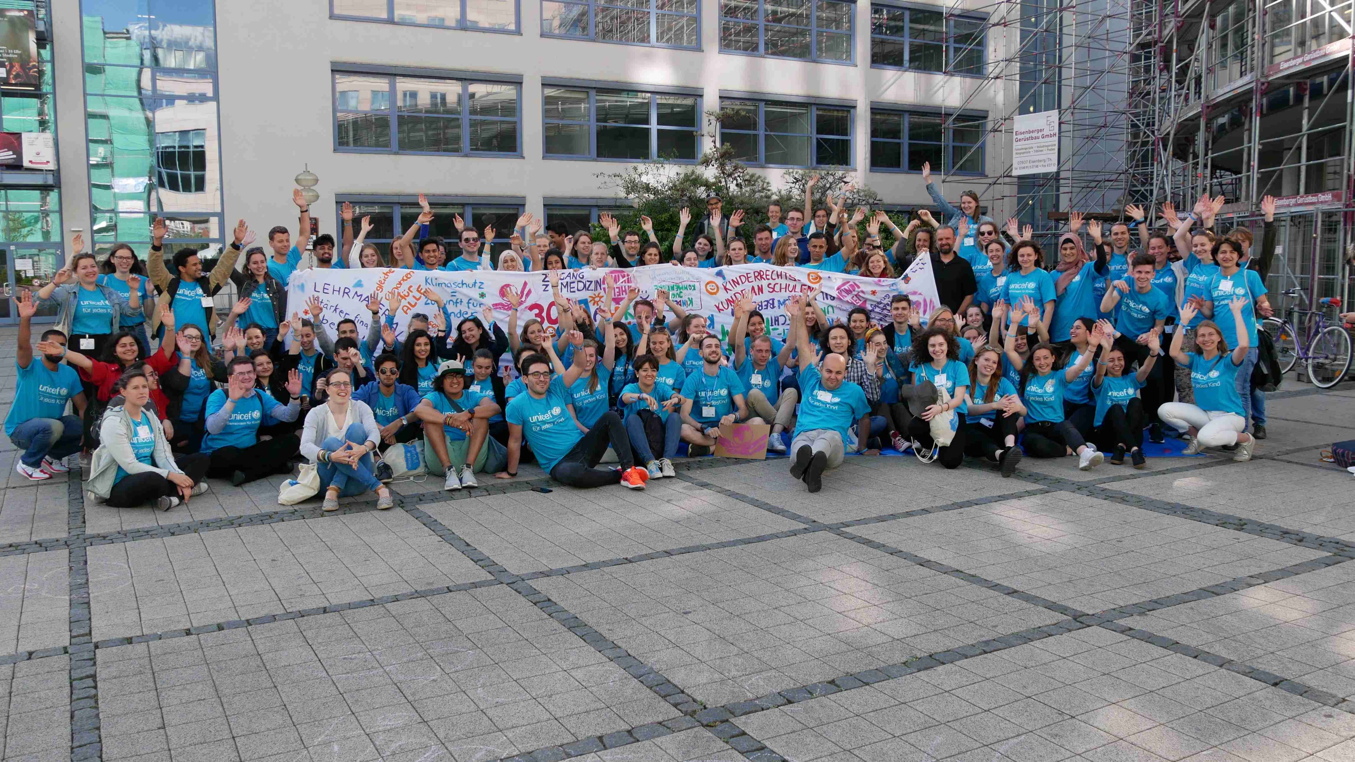 Forderungen zu 30 Jahre Kinderrechte überreicht