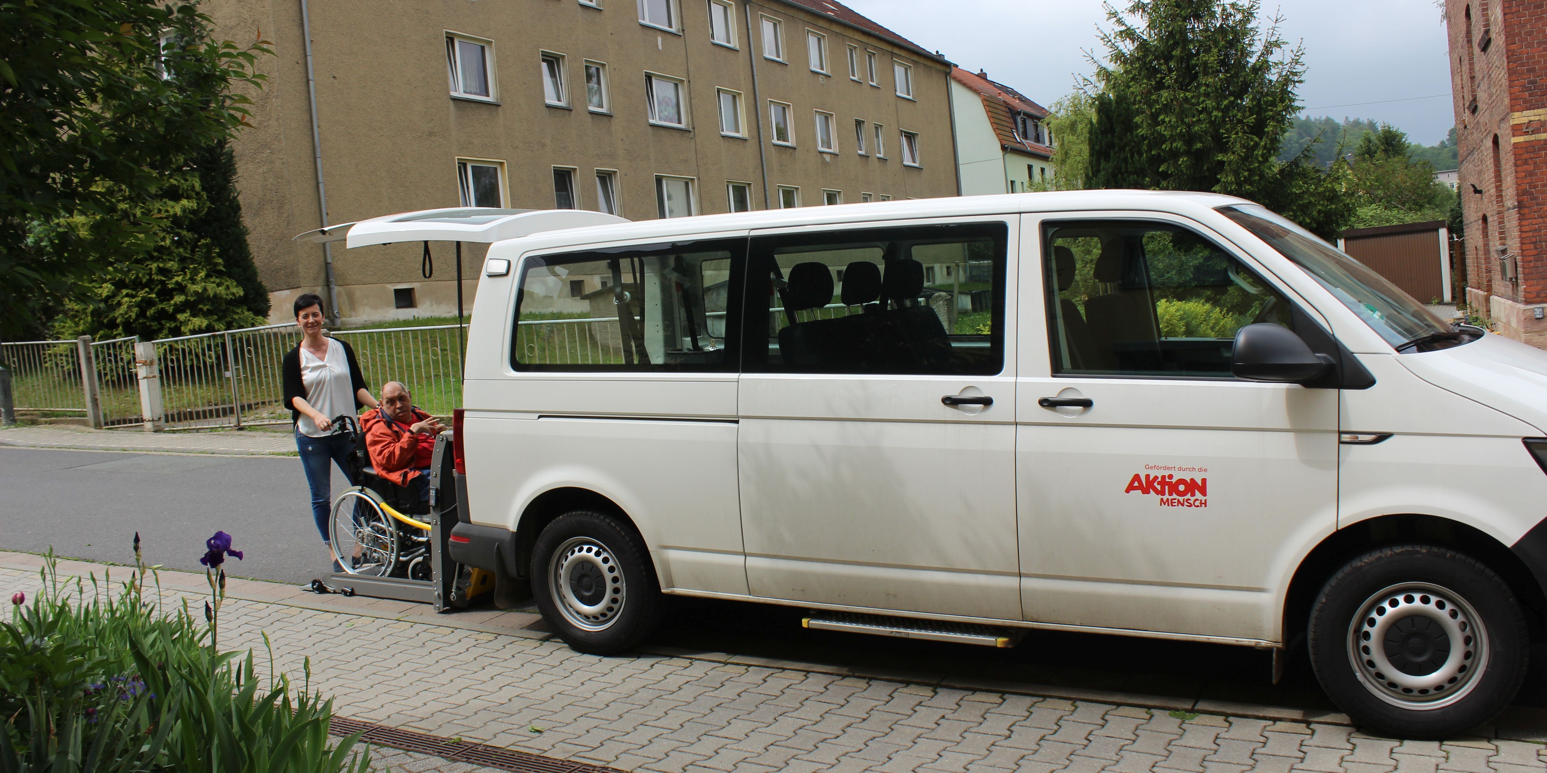 Neues Fahrzeug für Saale Betreuungswerk