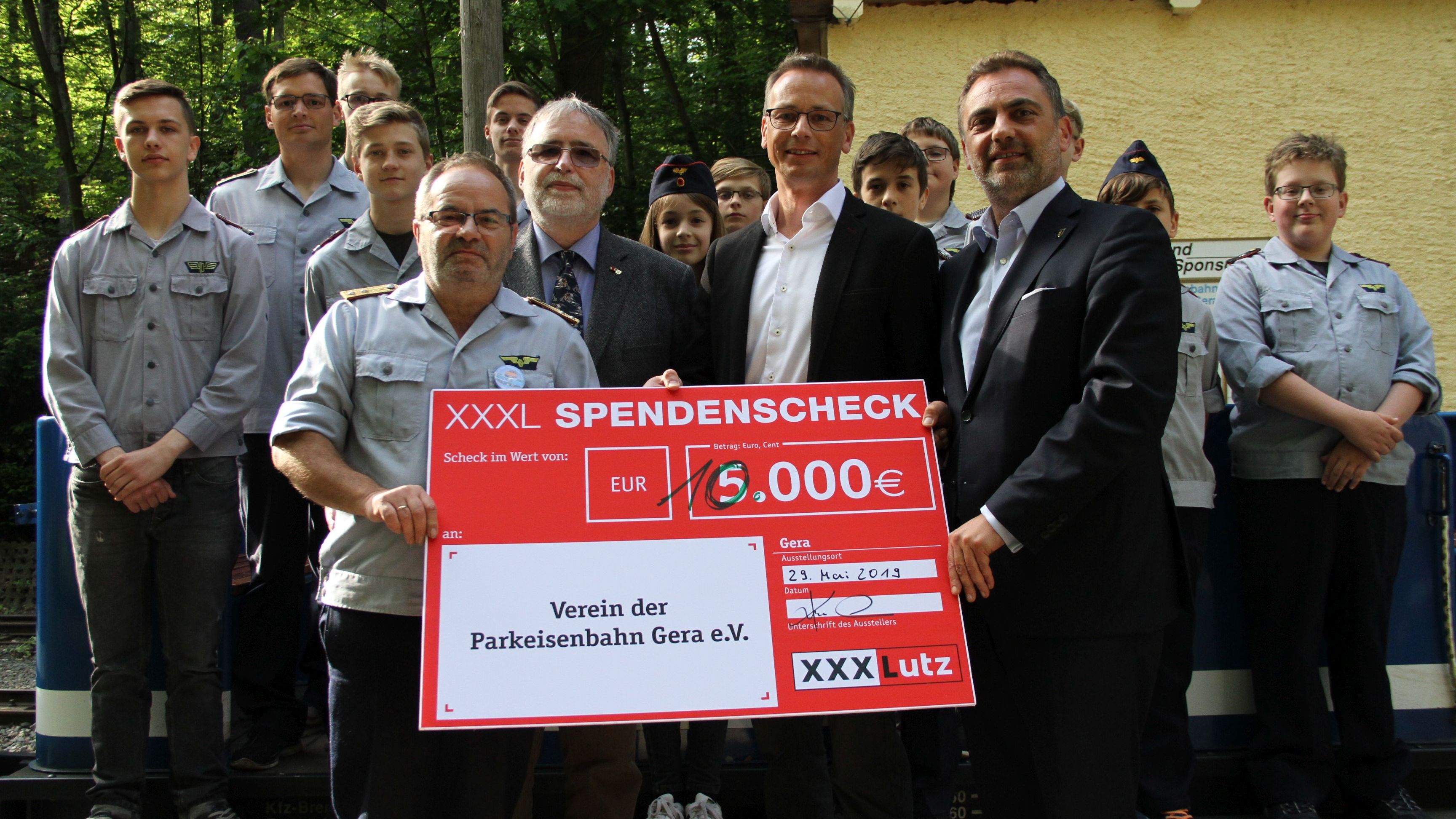 XXXLutz-Spende für Geraer Parkeisenbahn