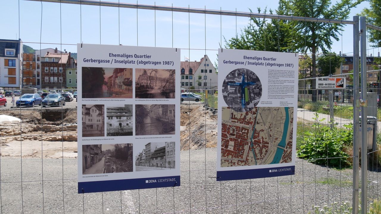 Tafeln zur Inselplatz-Geschichte