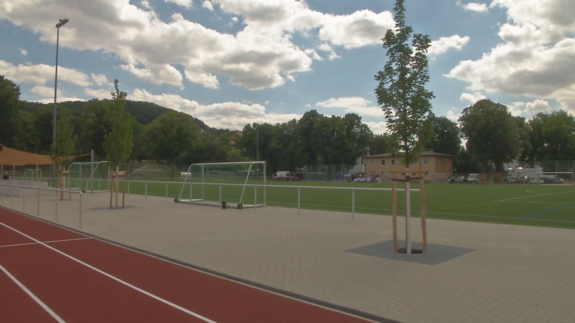 Sportplatz eingeweiht: Am Jenzig wurden die Flächen für Vereine und Schulsport übergeben