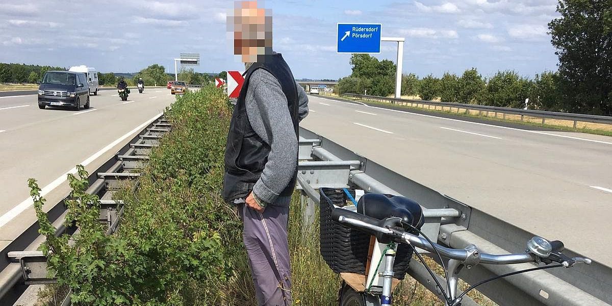 Rentner mit Fahrrad als Geisterfahrer auf A4 