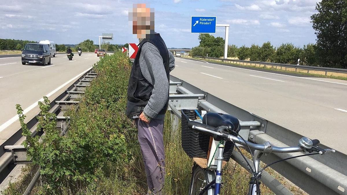 Rentner mit Fahrrad als Geisterfahrer auf A4 
