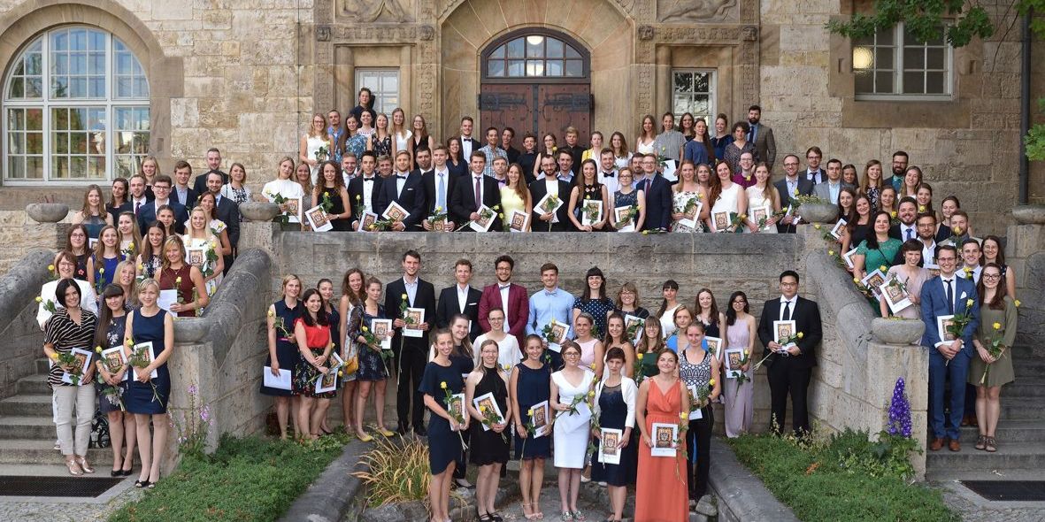 Medizinische Fakultät verabschiedete Absolventen 