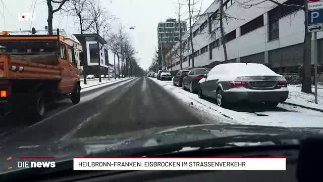 Heilbronn-Franken: Eisbrocken im Straßenverkehr