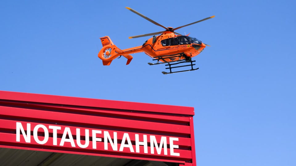 Beifahrer bei Frontalzusammenstoß schwer verletzt