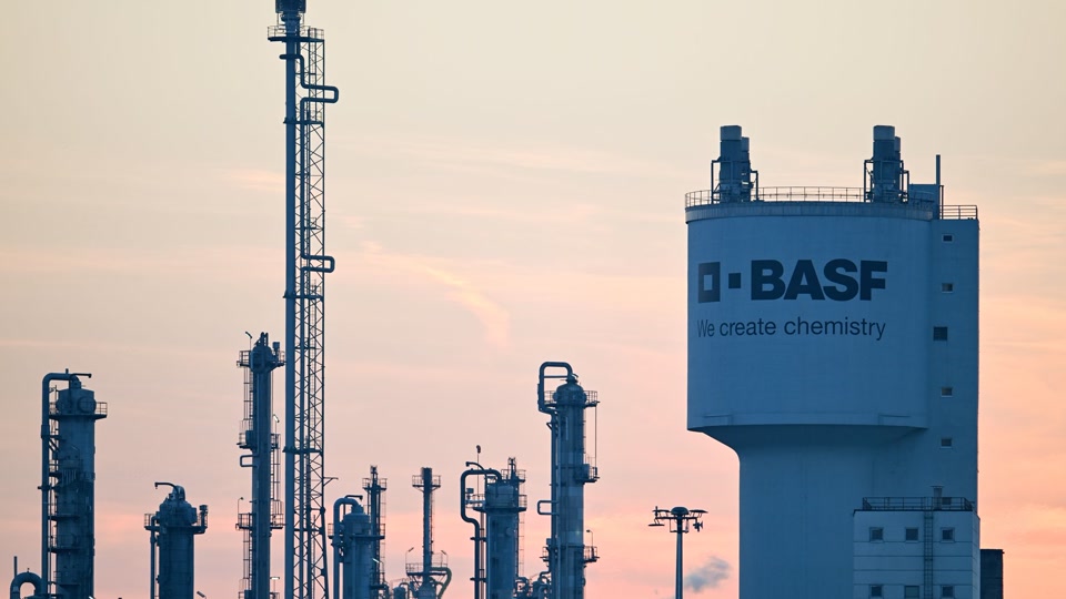 Chemiekonzern BASF senkt Gewinnprognose