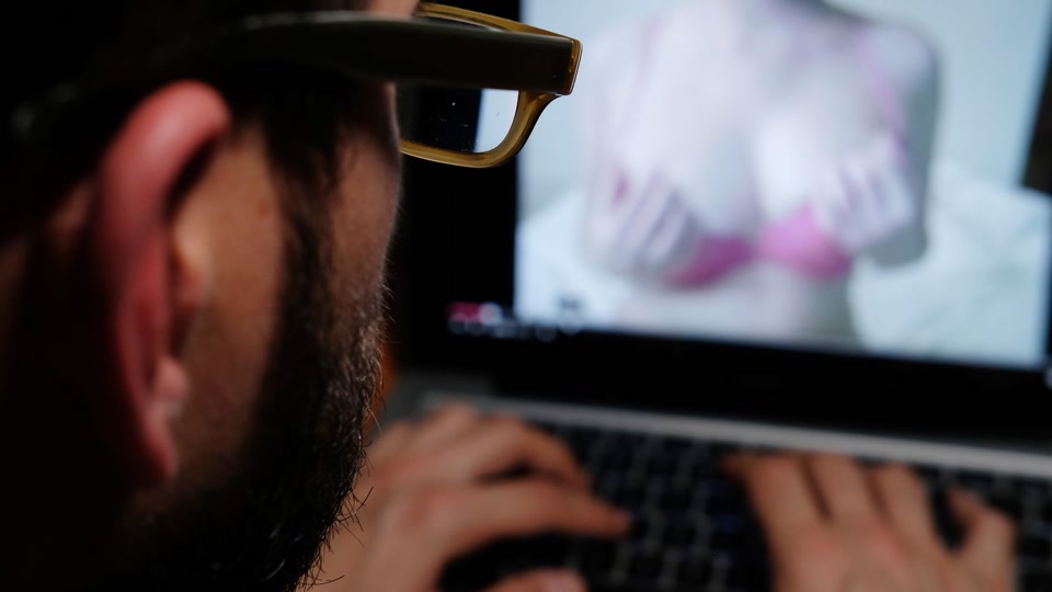 Gericht: Netzanbieter muss pornografische Seiten sperren