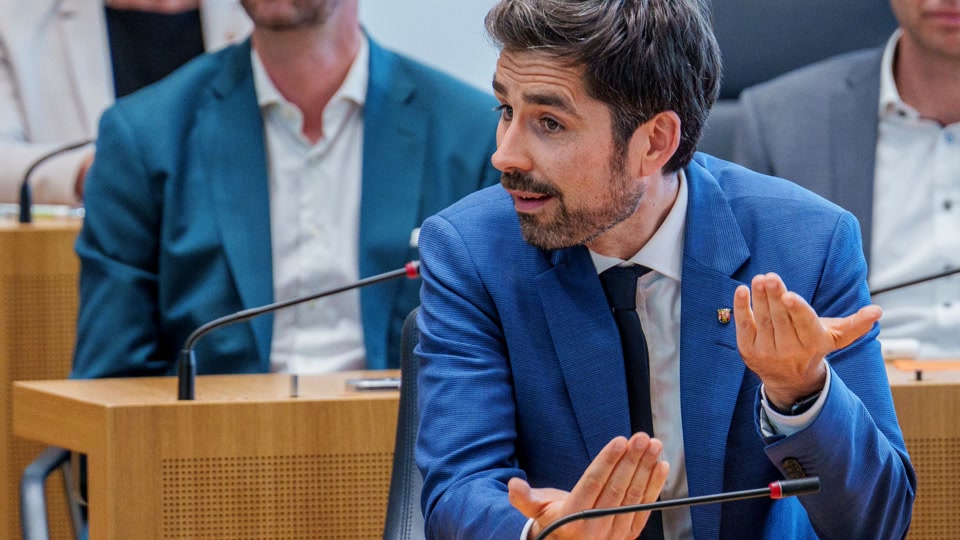Bildungsminister gegen Migrationsdeckel an Schulen