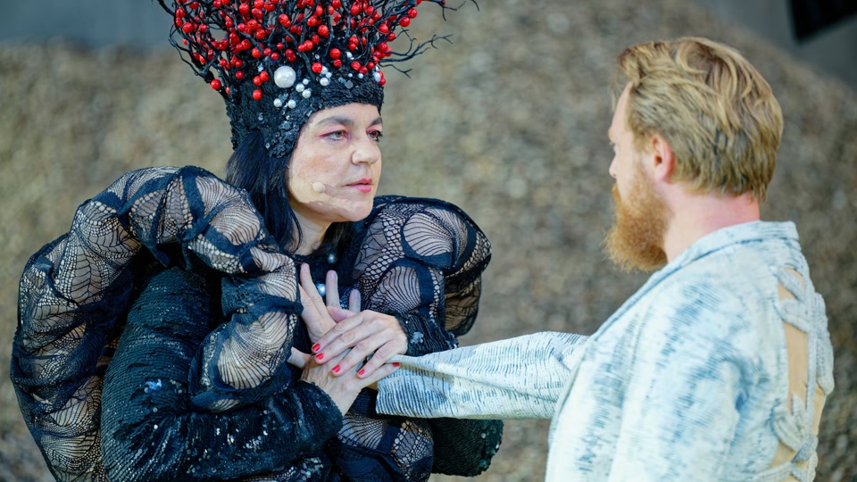 Kampf im Kies - Nibelungen-Festspiele zeigen «See aus Asche»