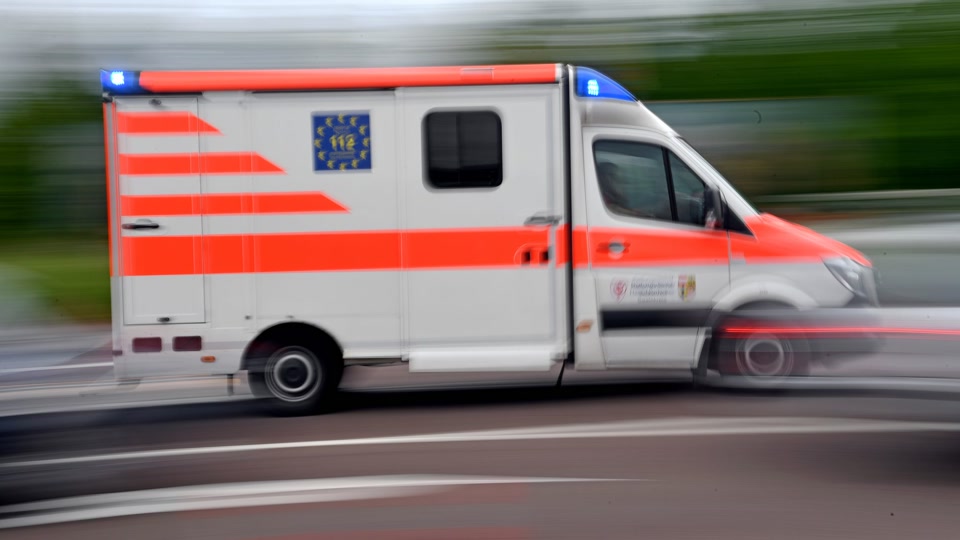 Auto überschlägt sich - vier Verletzte bei Unfall bei Adenau