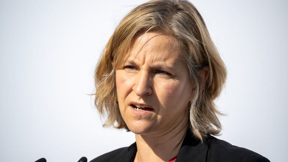 Ministerin Eder will billigeres Deutschlandticket für Azubis