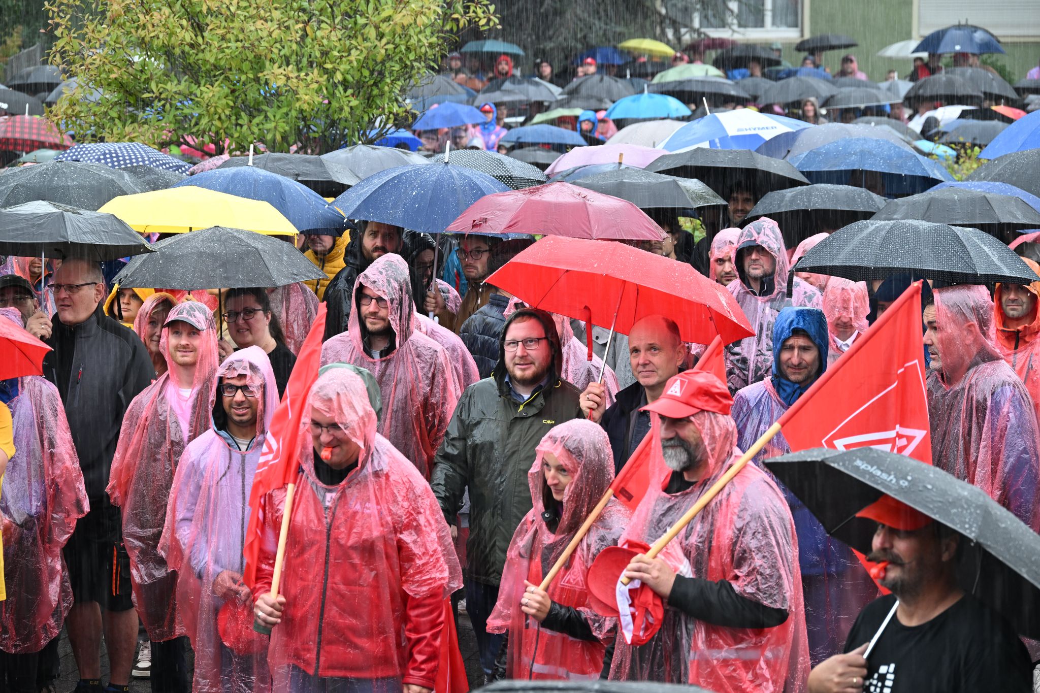 Im Regen forderten zuletzt Tausende ZF-Mitarbeiter einen Kurswechsel. (Archivbild)