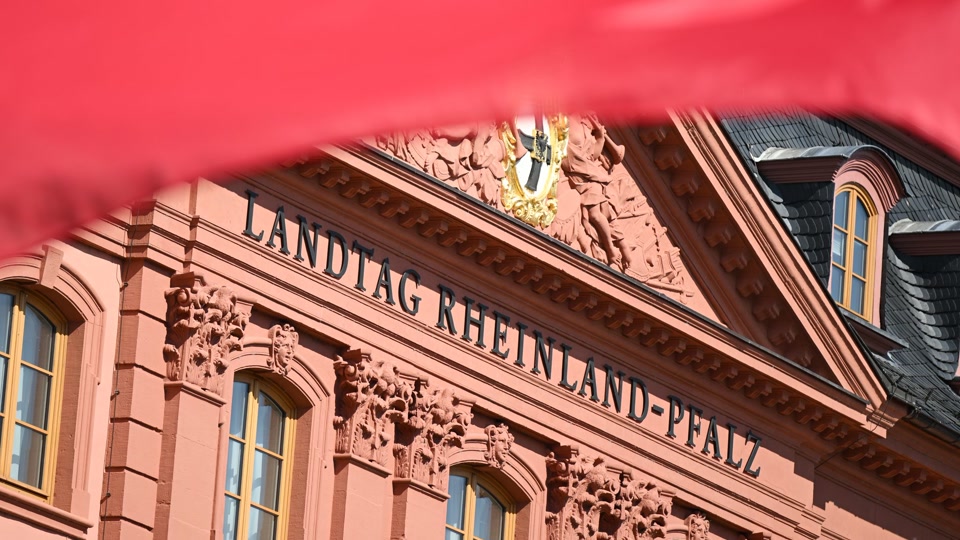 Jagdgesetz und Regelung gegen Verfassungsfeinde im Landtag
