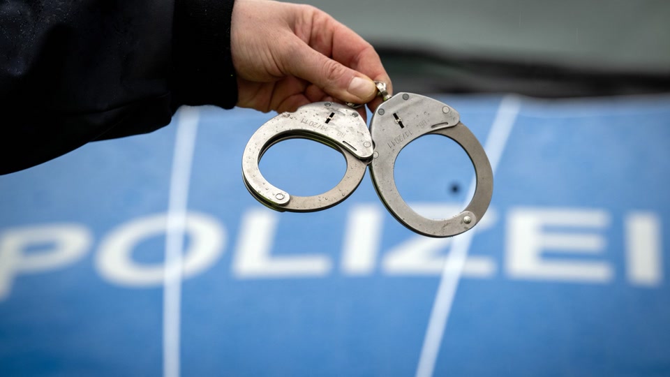 Zwei Haftbefehle: 53-Jähriger in Wörth festgenommen