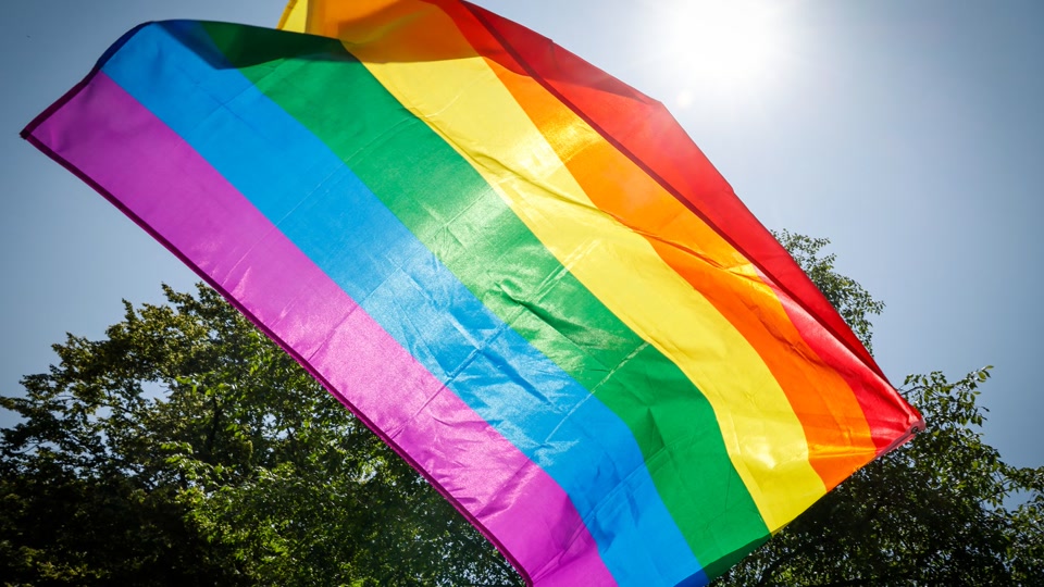 Polizei: Mehr als 1.000 Menschen bei Pride-Demo in Trier