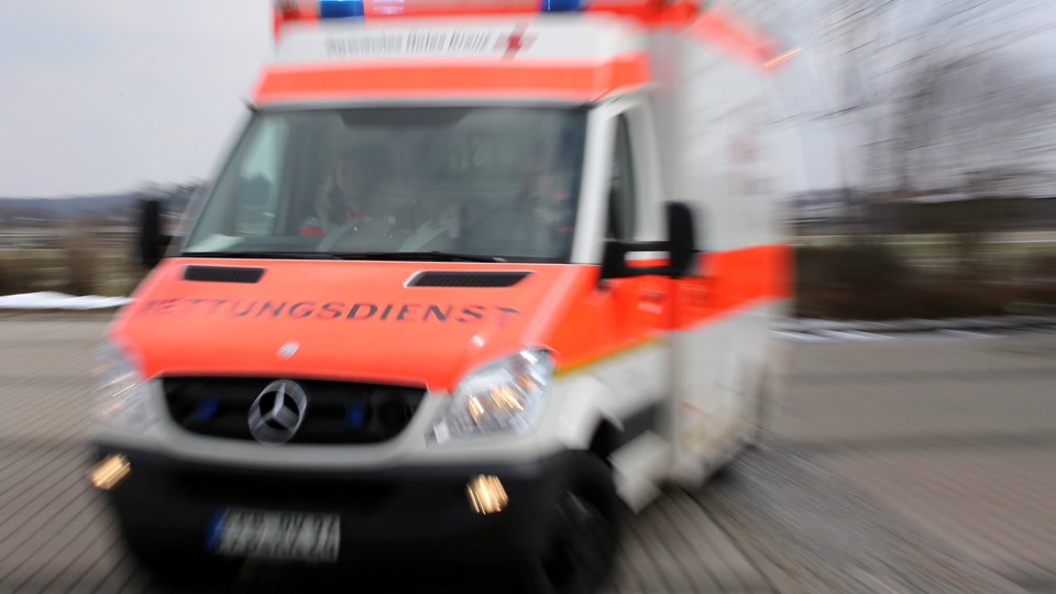 Mann stirbt nach Frontalzusammenstoß auf Bundesstraße