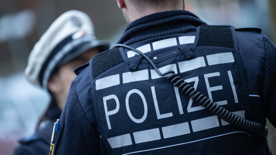Mutmaßliche Bande nach Diebstählen bei Dates in U-Haft Mutmaßliche Bande nach Diebstählen bei Dates in U-Haft