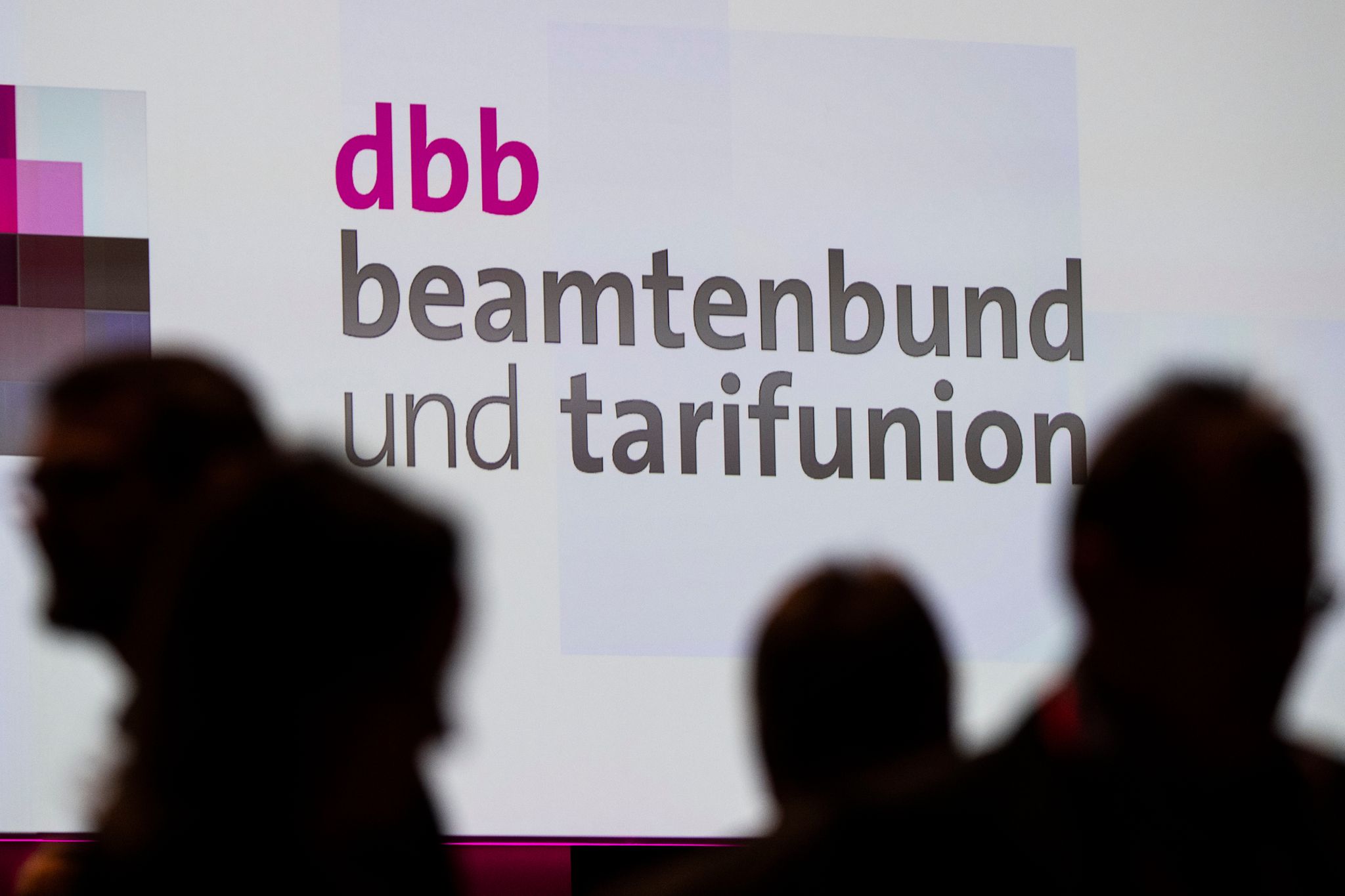 Dass auf der Liste auch die AfD aufgeführt wird, sei womöglich rechtlich anfechtbar, sagt der dbb Beamtenbund. (Archivbild)