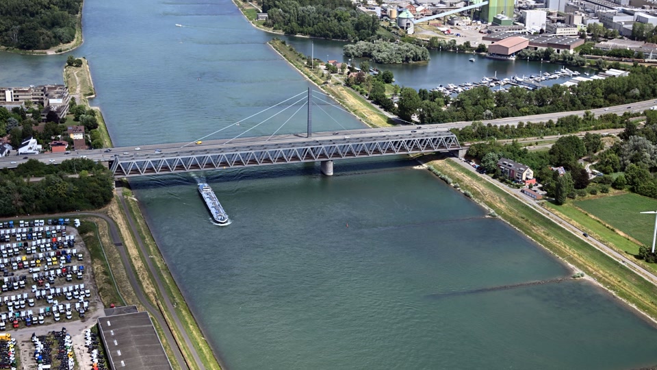 Studie: Rhein könnte bis 2100 bis zu 4,2 Grad wärmer werden