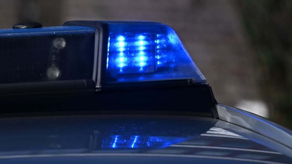 Jugendliche greifen Obdachlosen an