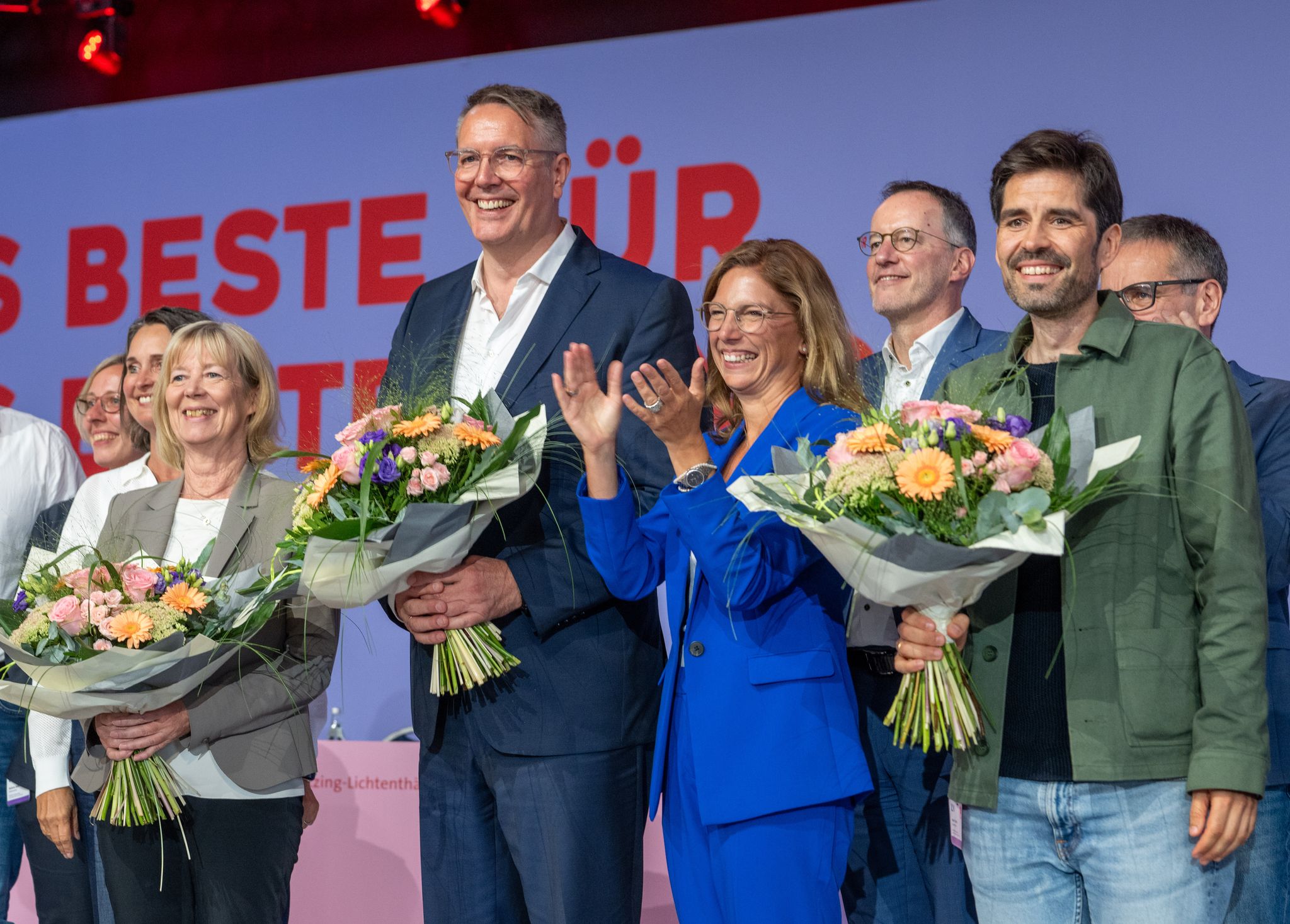 Die neue und alte Landesvorsitzende mit ihren Stellvertretern Ahnen Schweitzer und Teuber (vorne von links nach rechts). 