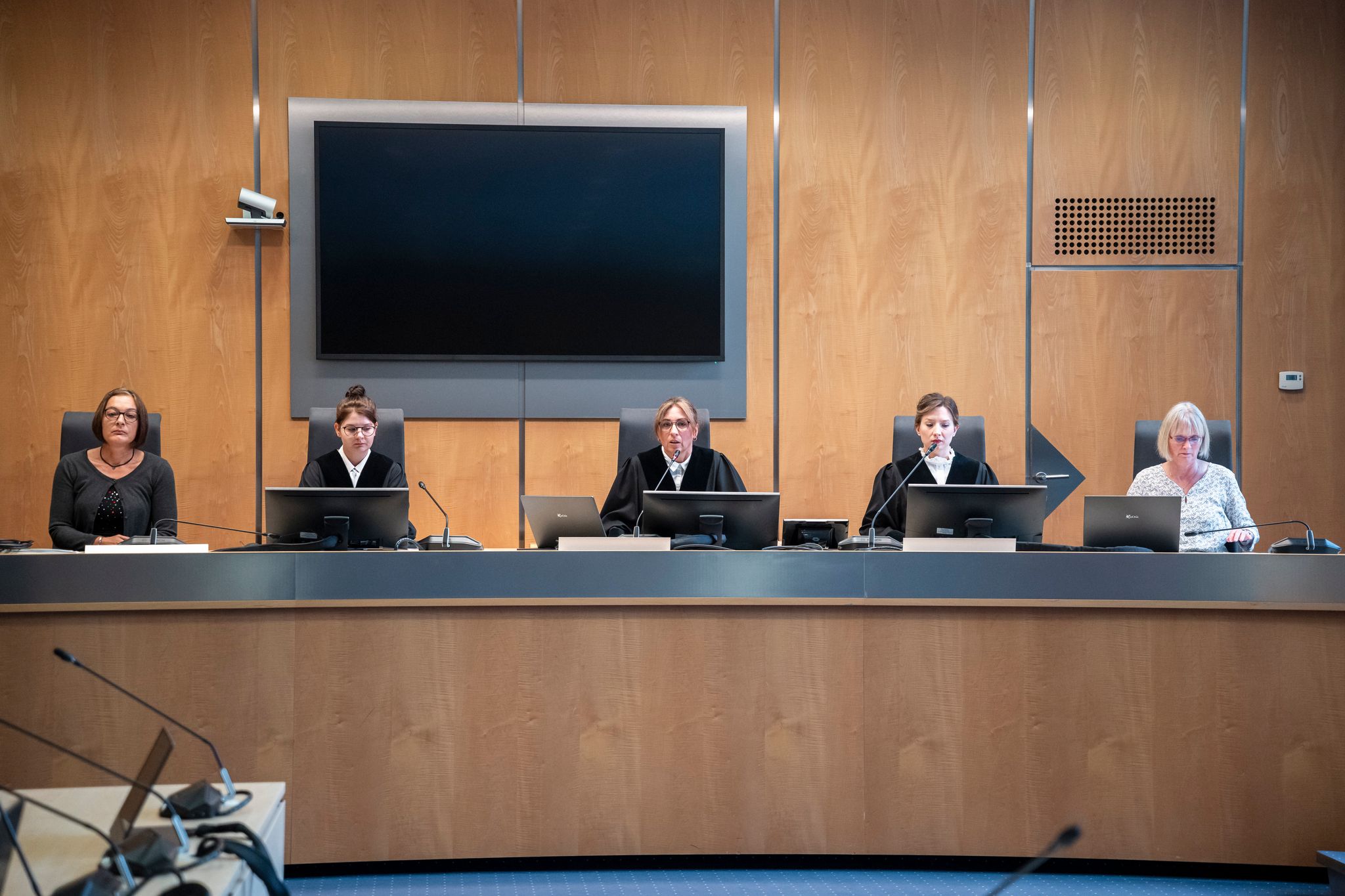 Die Staatsanwaltschaft wirft dem Mann Mord zur Befriedigung des Geschlechtstriebs sowie Störung der Totenruhe vor.