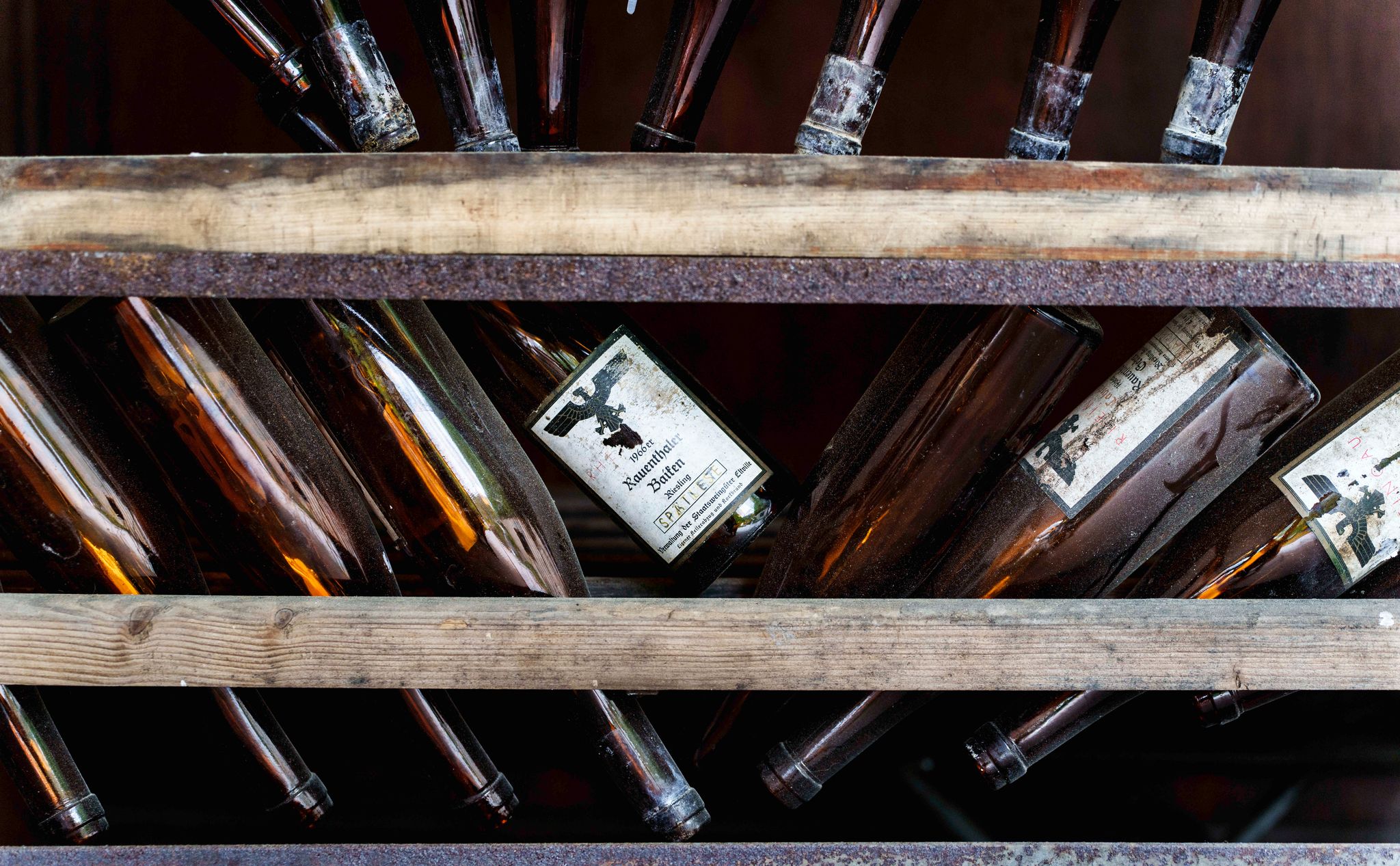 Im Kloster Eberbach wird seit etlichen Jahrhunderten Wein produziert. (Archivbild)