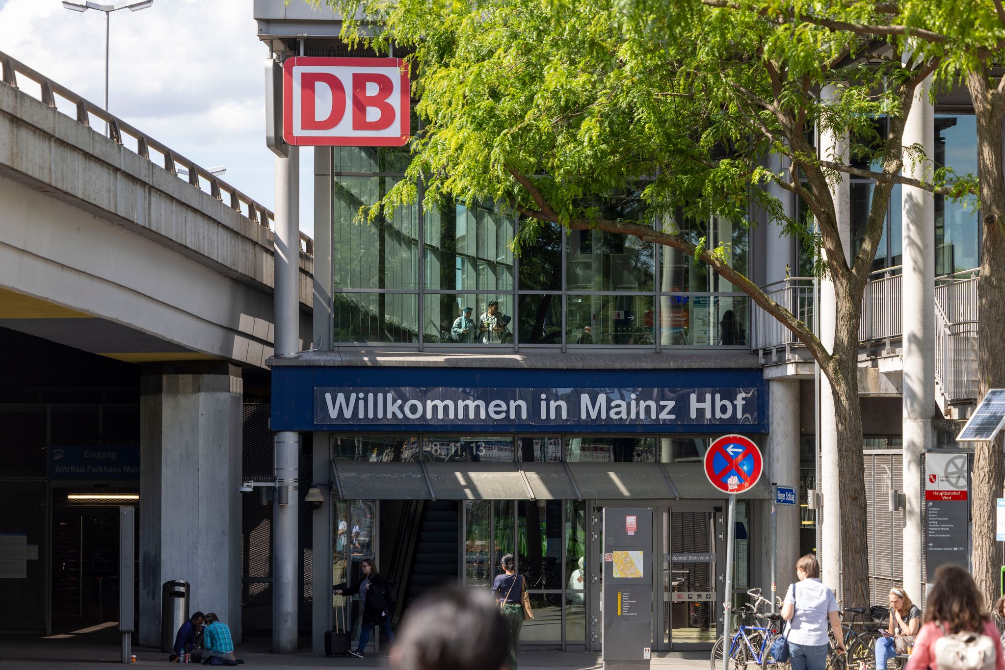 Pendler werden in den kommenden Wochen auf weitere Geduldsproben gestellt. (Archivfoto)