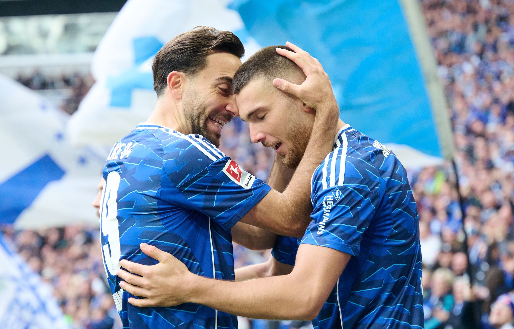 Hasan Kurucay (r) brachte Schalke in Führung.