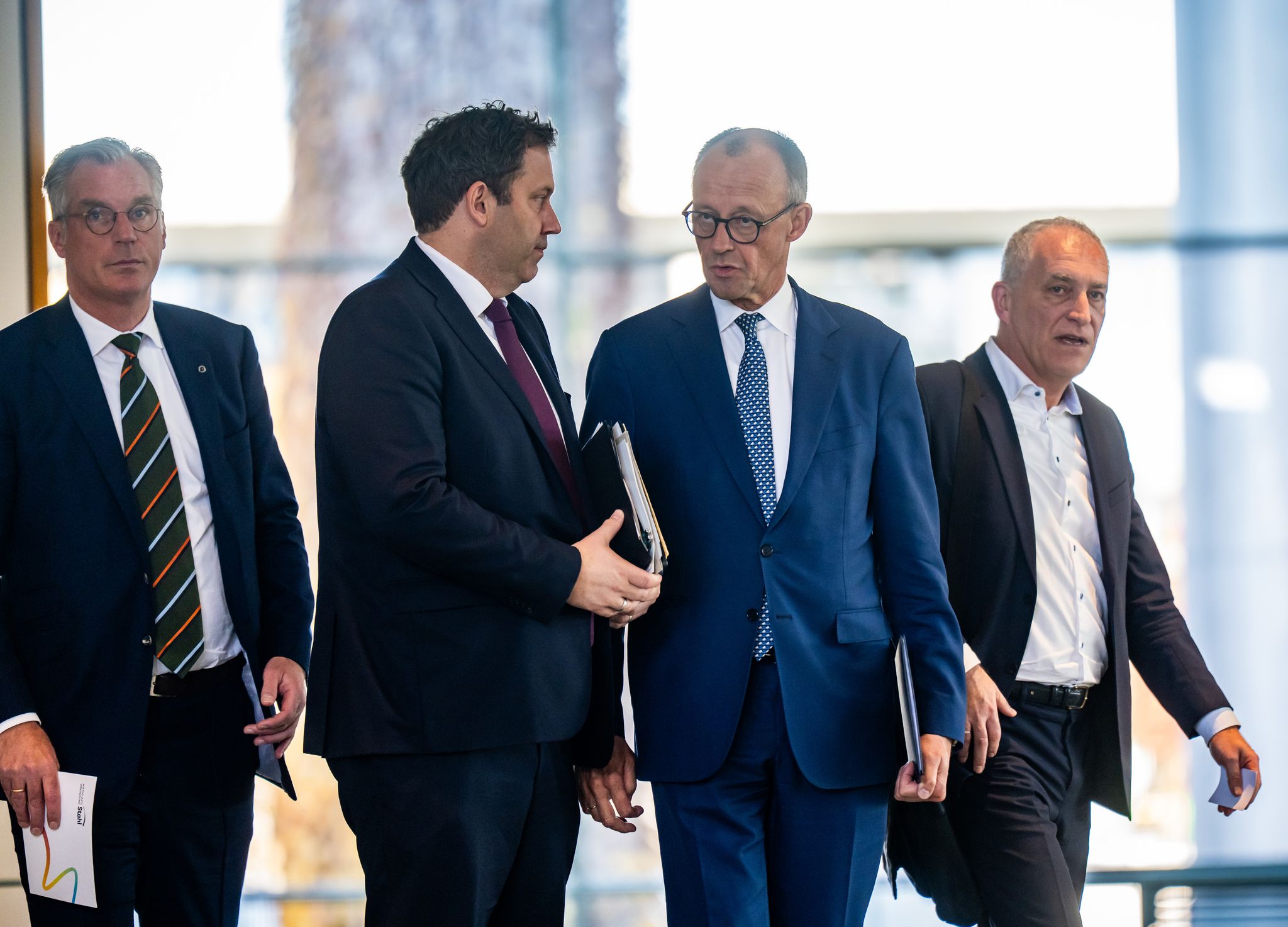 Kanzler und Vizekanzler an einer Seite.