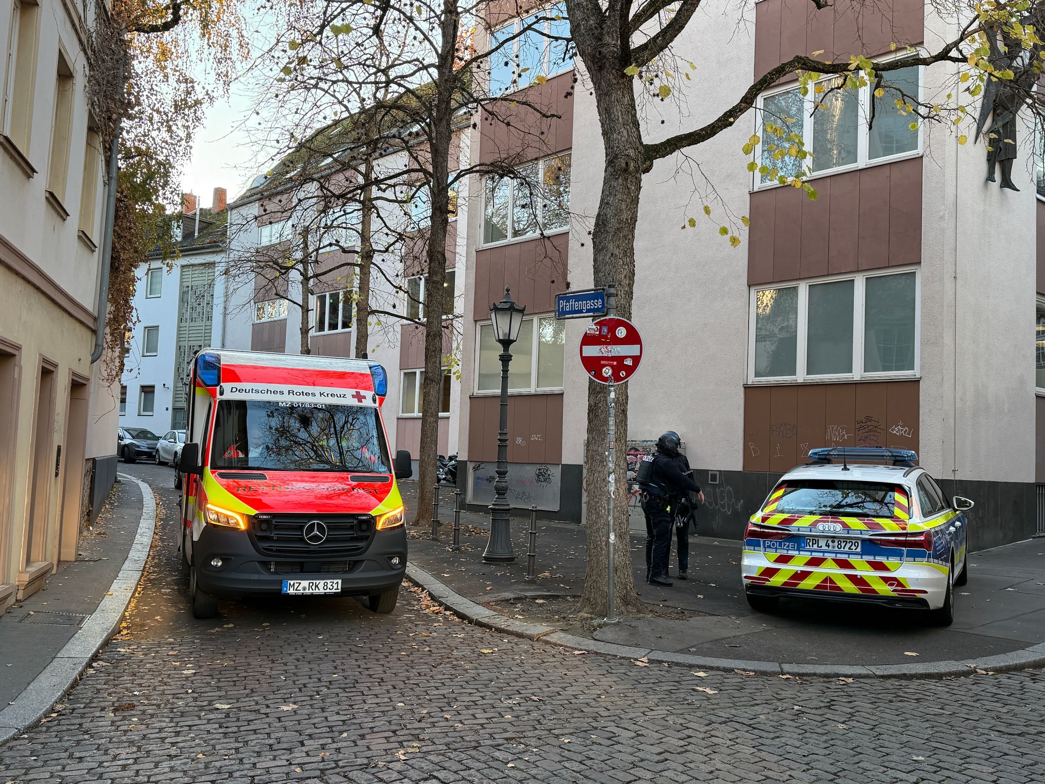 Die Polizei hat nach einem Großeinsatz Entwarnung gegeben. 