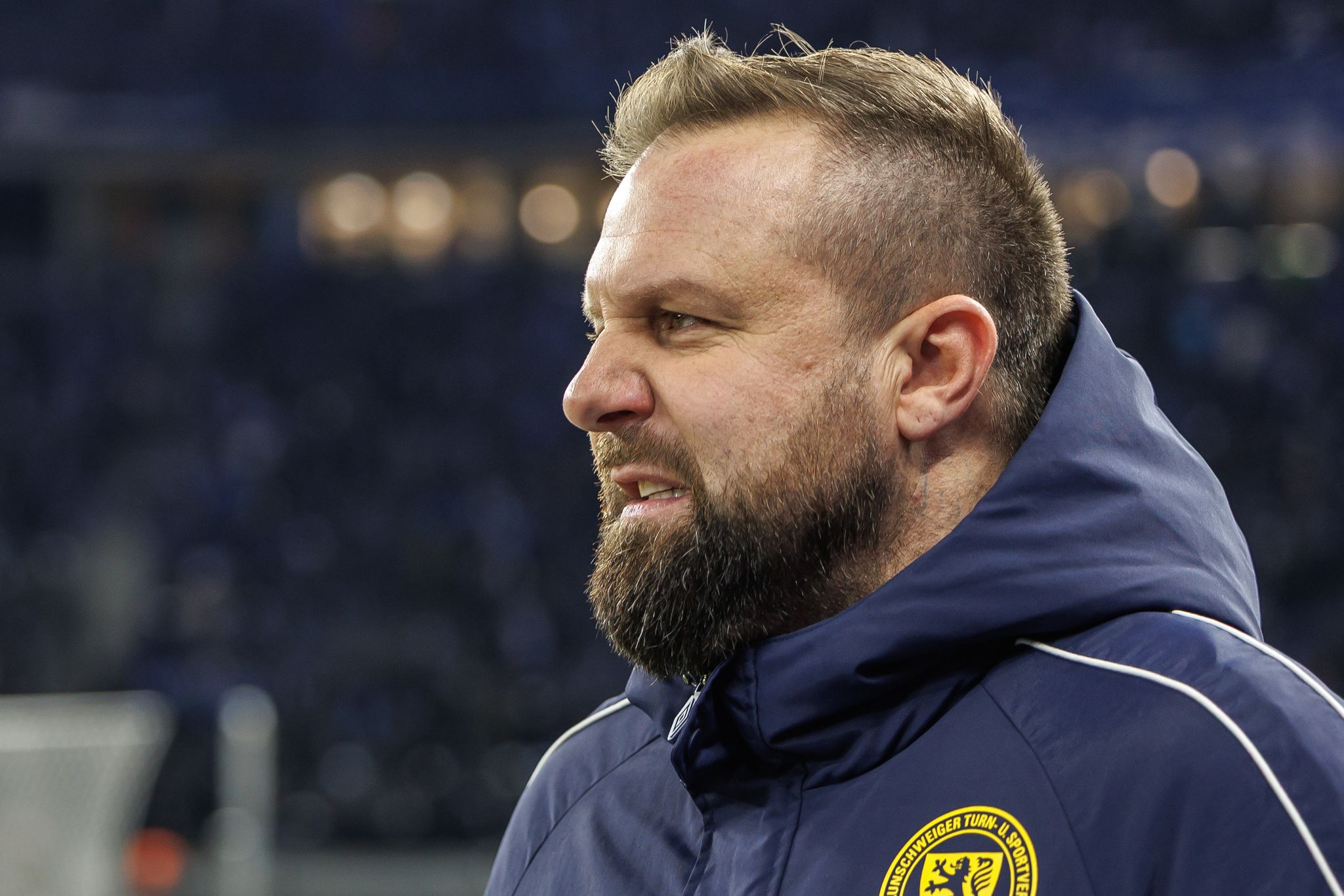 Unter Druck: Braunschweig-Trainer Heiner Backhaus.
