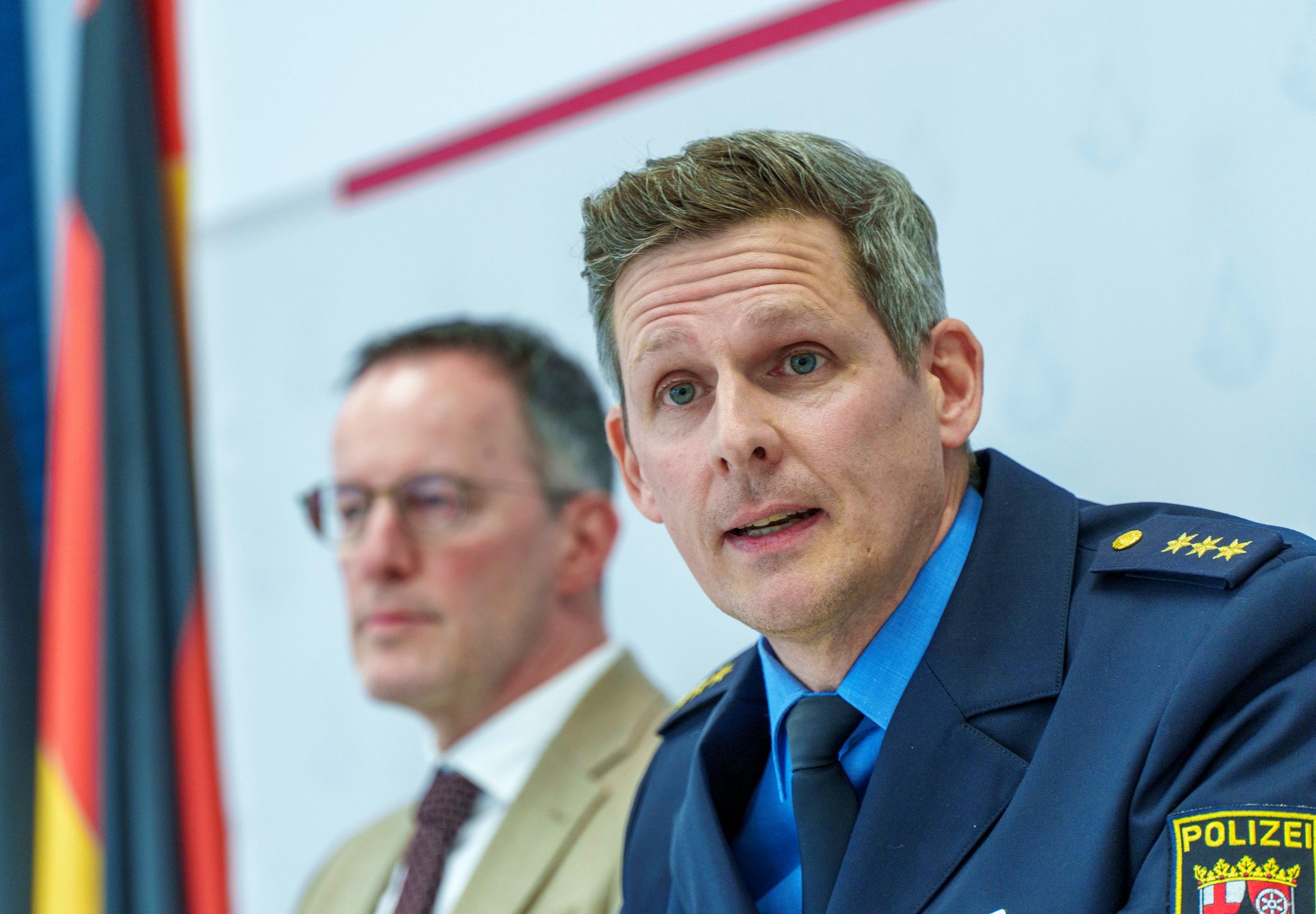 «Wir schärfen das Bewusstsein und lassen Menschen mit schlechtem Bauchgefühl nicht allein», erläutert Innenminister Michael Ebling (SPD) das Pilotprojekt.